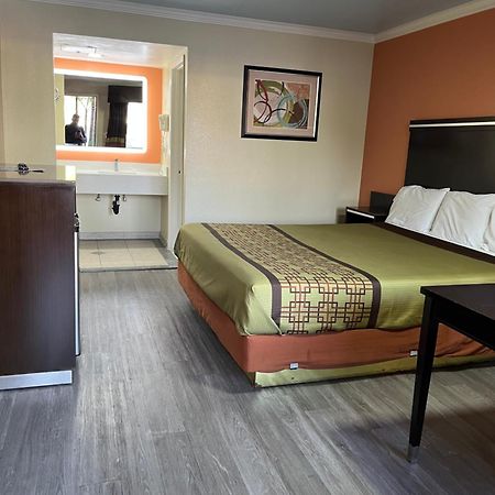 Rivera Inn & Suites Motel Pico Rivera Esterno foto