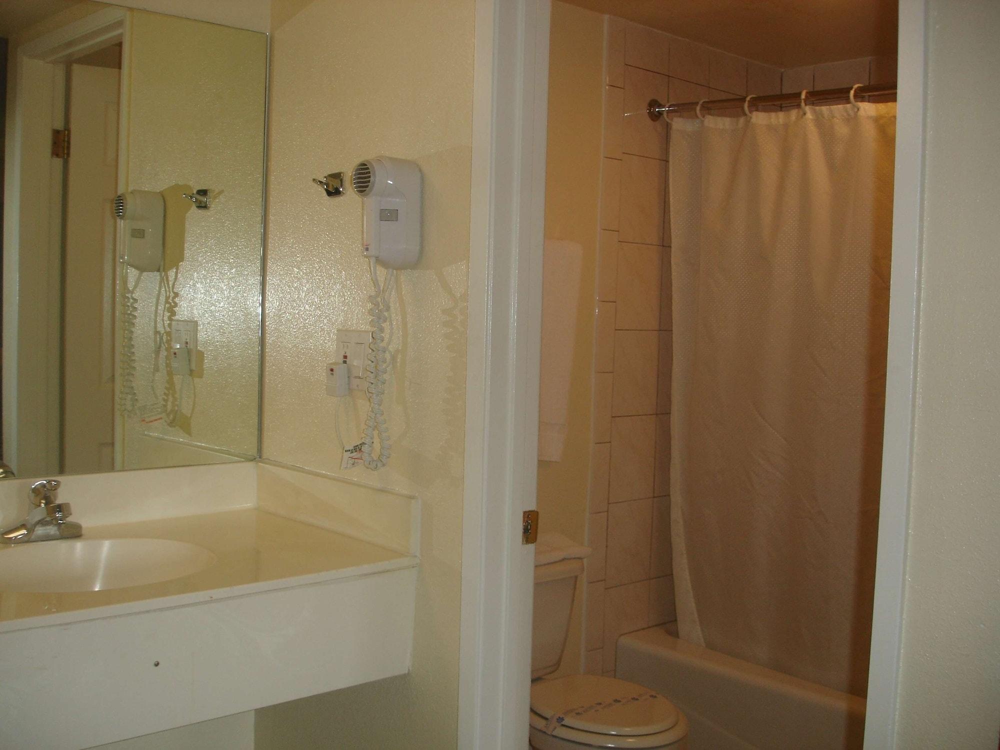 Rivera Inn & Suites Motel Pico Rivera Esterno foto