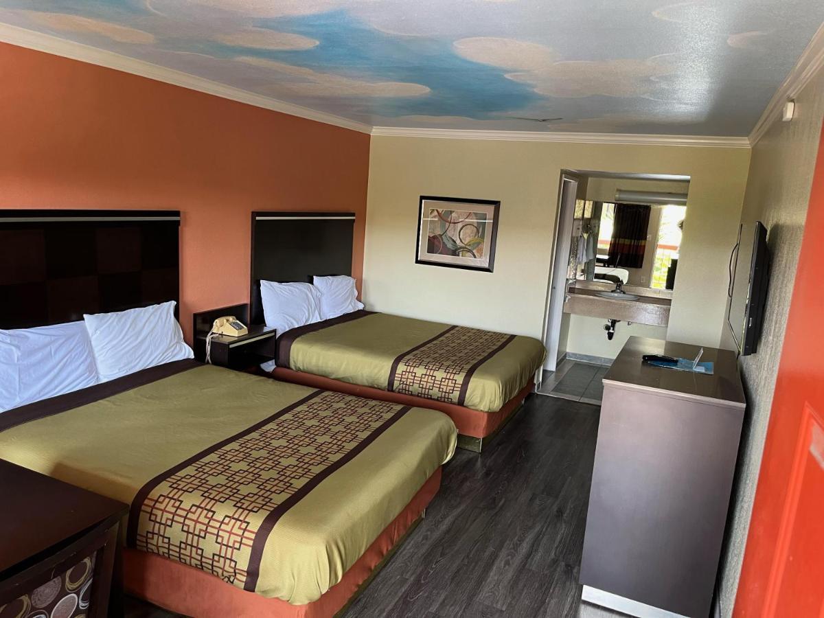 Rivera Inn & Suites Motel Pico Rivera Esterno foto