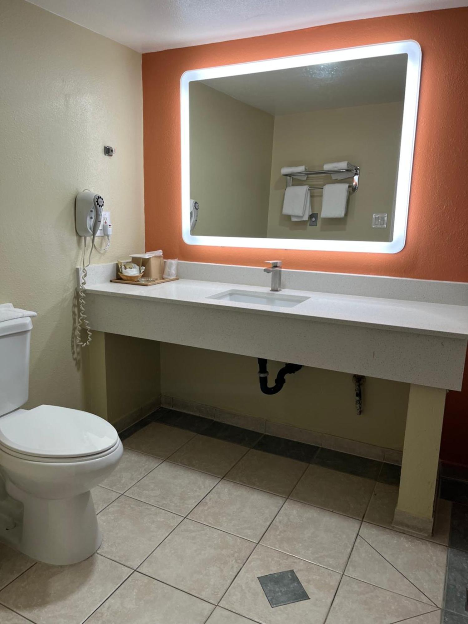Rivera Inn & Suites Motel Pico Rivera Esterno foto