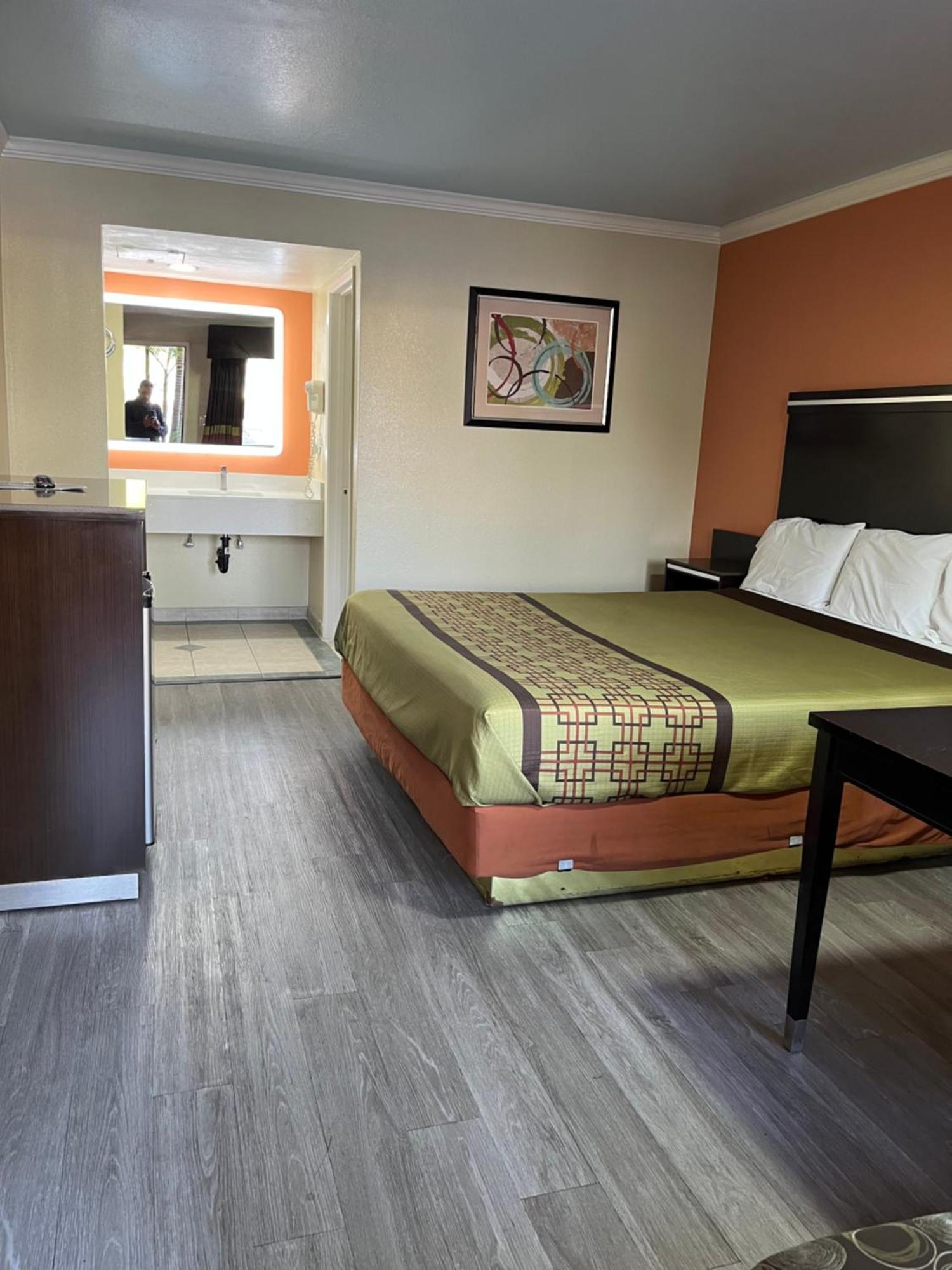 Rivera Inn & Suites Motel Pico Rivera Esterno foto