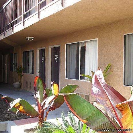 Rivera Inn & Suites Motel Pico Rivera Esterno foto