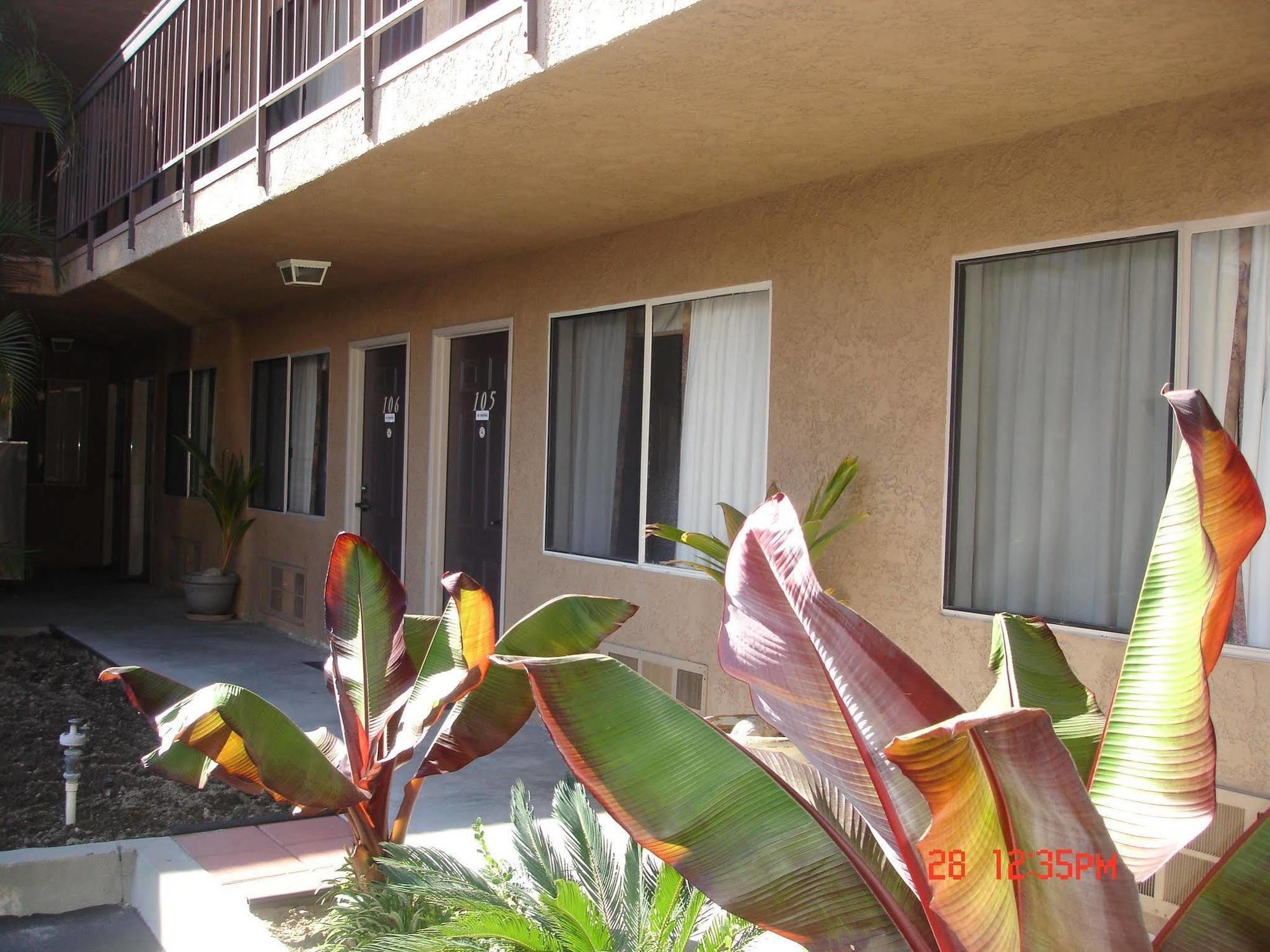 Rivera Inn & Suites Motel Pico Rivera Esterno foto